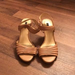 Alex Marie leather comfort heels!